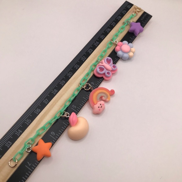 Handmade Kawaii Resin Charm Bracelet - Picture 6 of 6